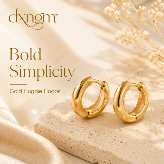 𝒅𝒙𝒏𝒈𝒎™ Sculpted Gold Huggie Hoop Earrings – Minimalist Chunky Hoops for Women